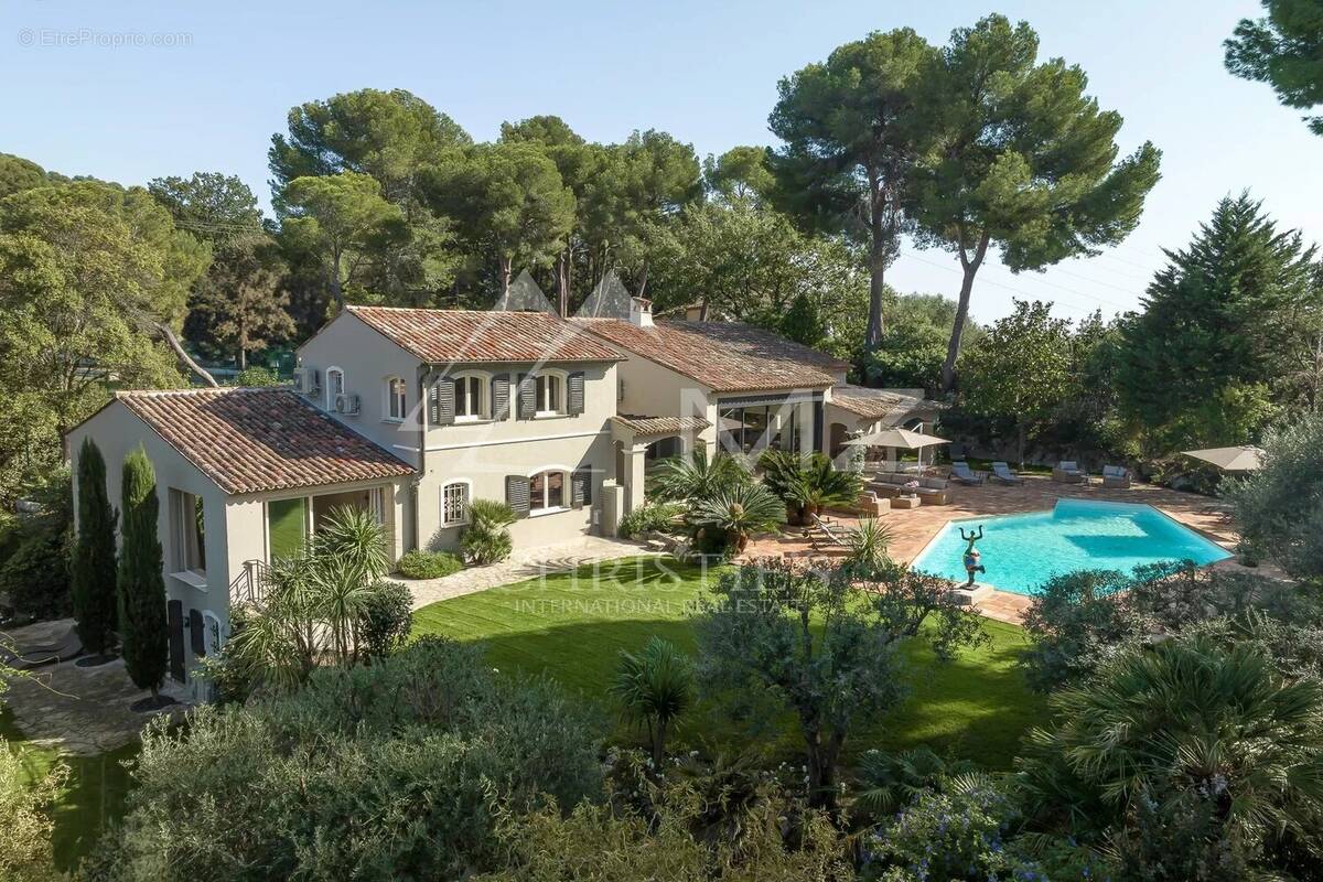 Maison à MOUGINS