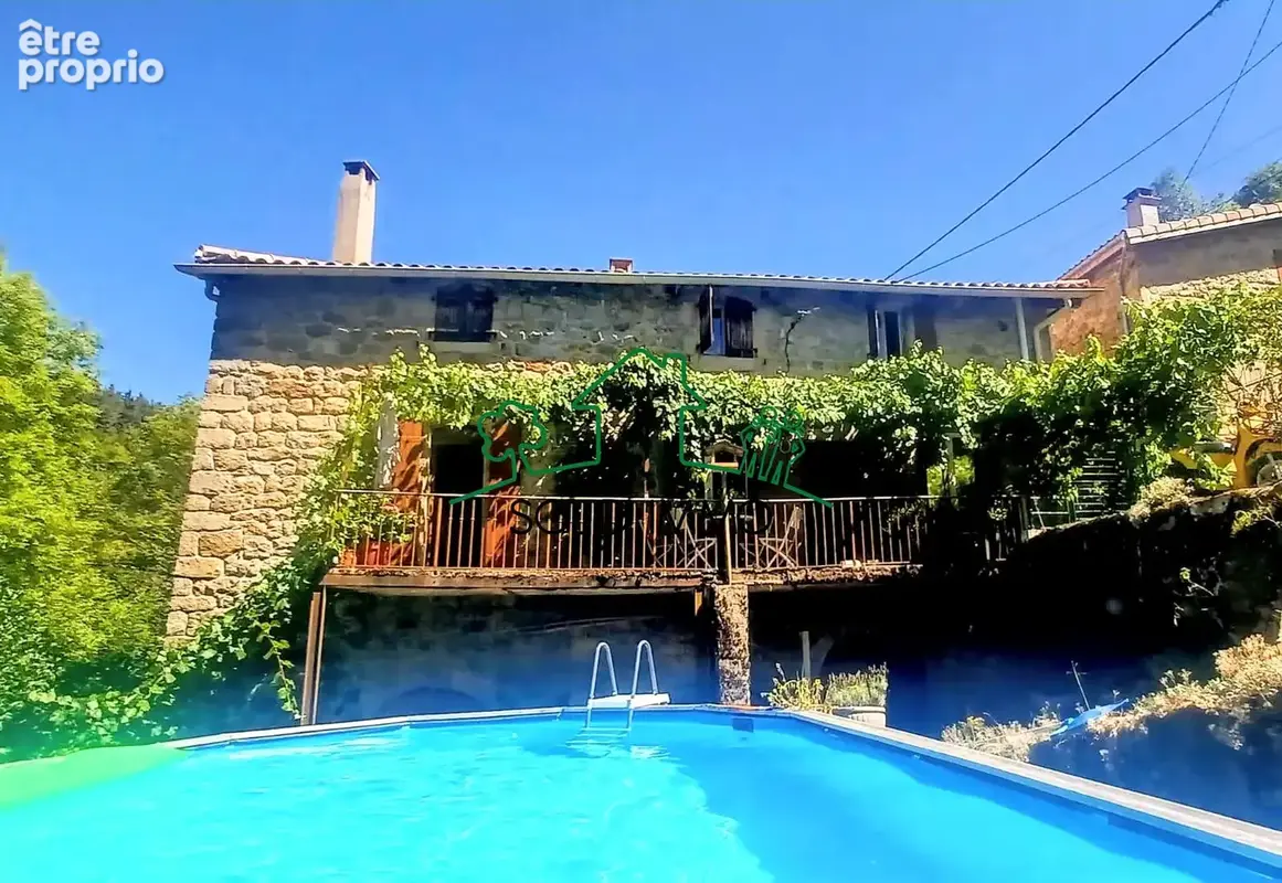 Maison traditionnelle d'une superficie habitable de 158 m2 sur la commune de Dornas 07160 - photo 3