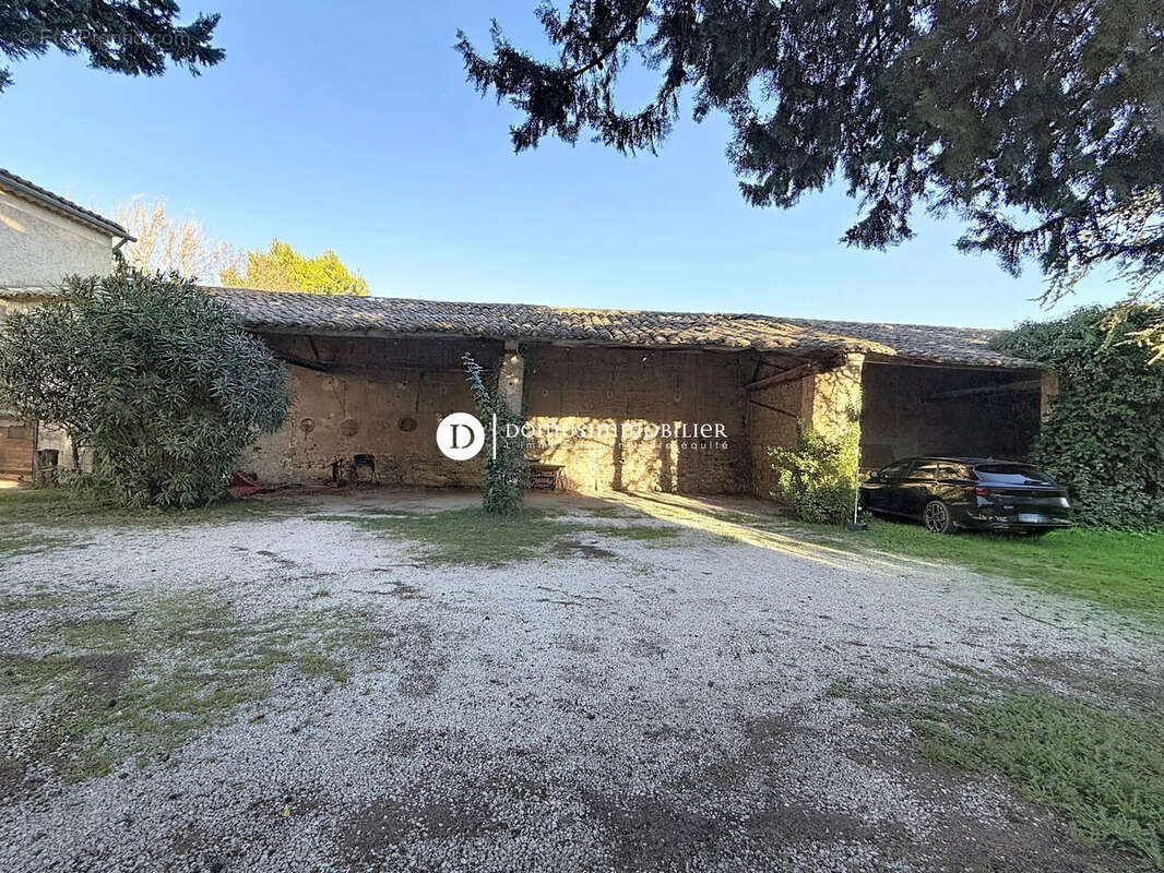 Maison à SAINT-SATURNIN-LES-AVIGNON
