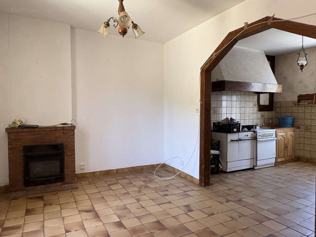 Maison à COUSSAC-BONNEVAL