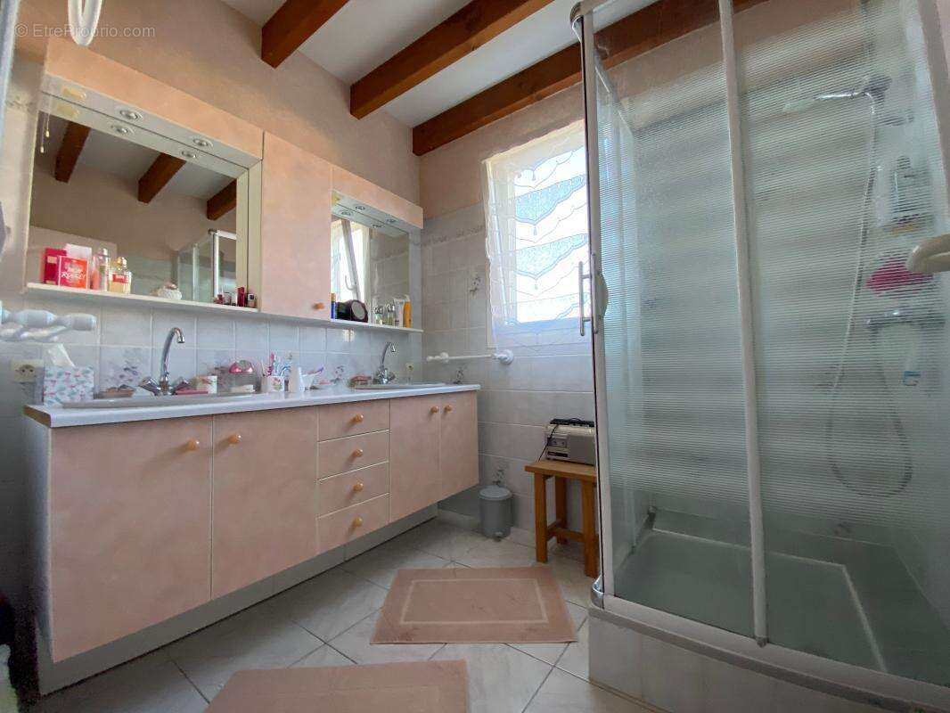 Maison à LES MATHES