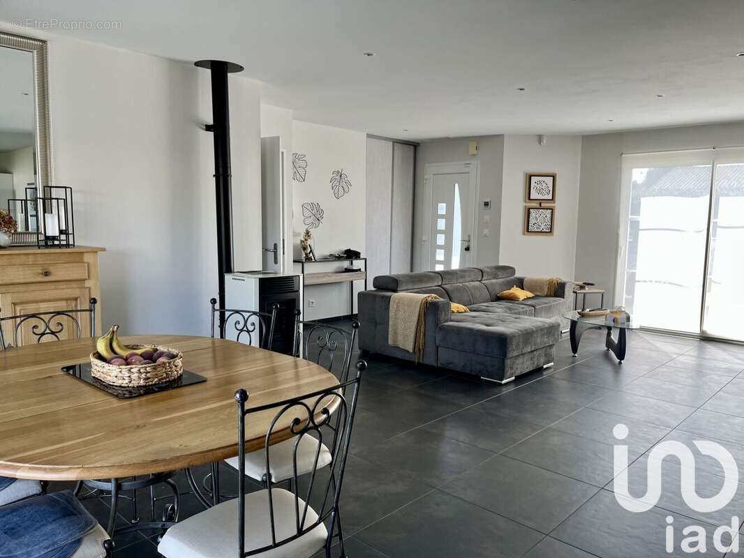 Photo 5 - Maison à ROAILLAN