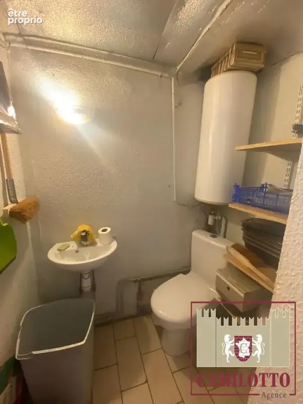 Local commercial Nogent Le Roi 21 m² - photo 3