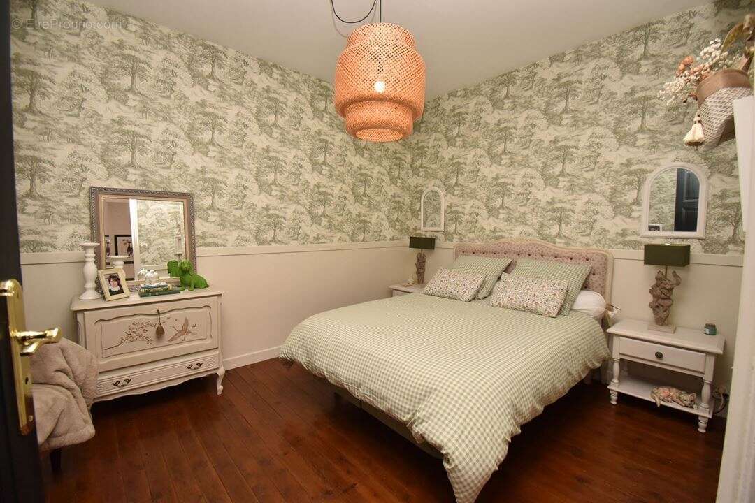 Maison à CREVECOEUR-SUR-L'ESCAUT