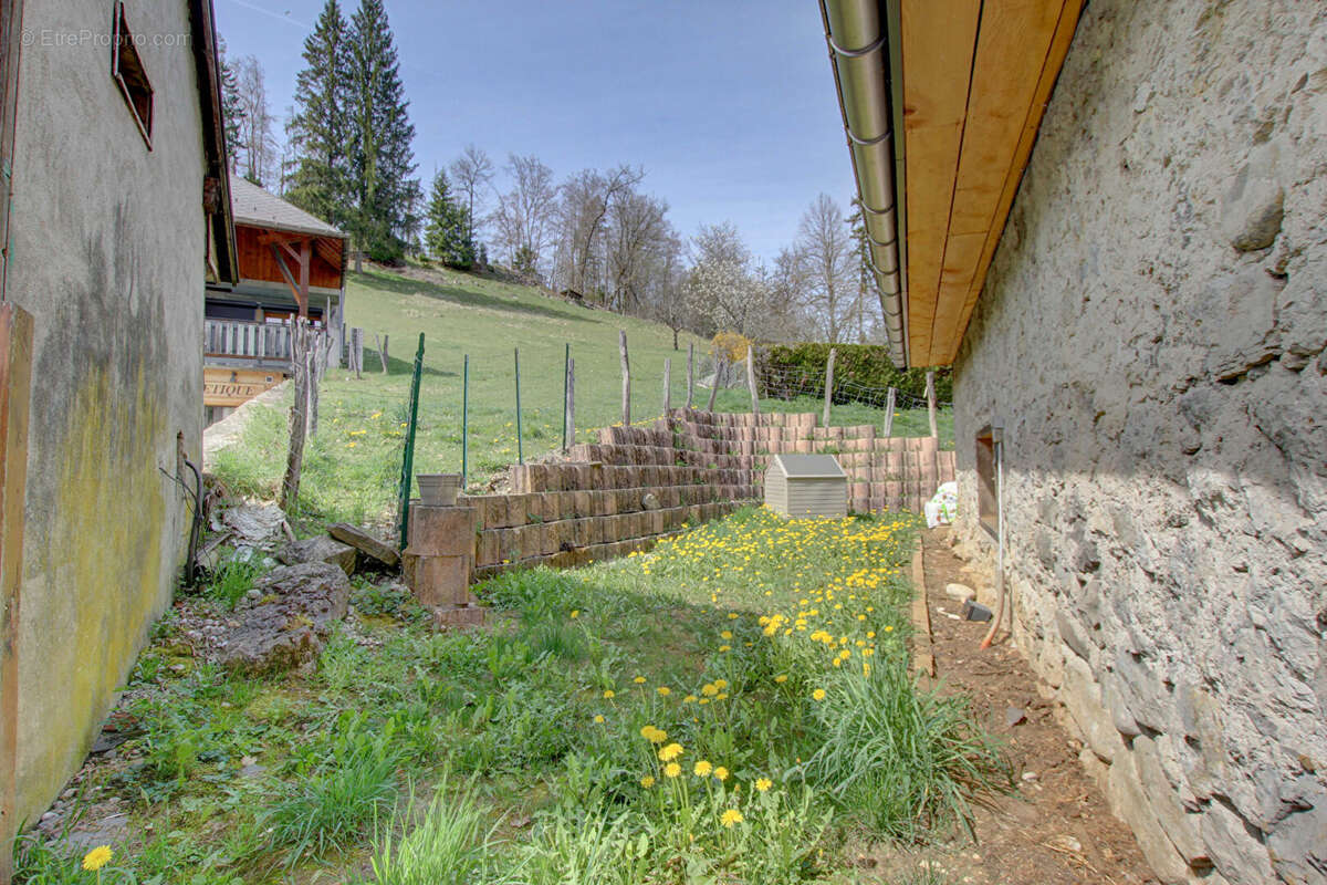 Maison à LESCHERAINES