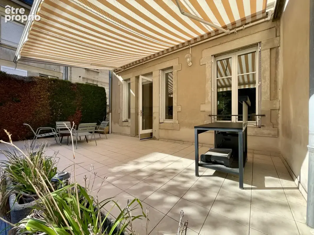 Propriété Indépendante 11 pièces sur 750 m2 de terrain clos de murs et arboré - photo 4