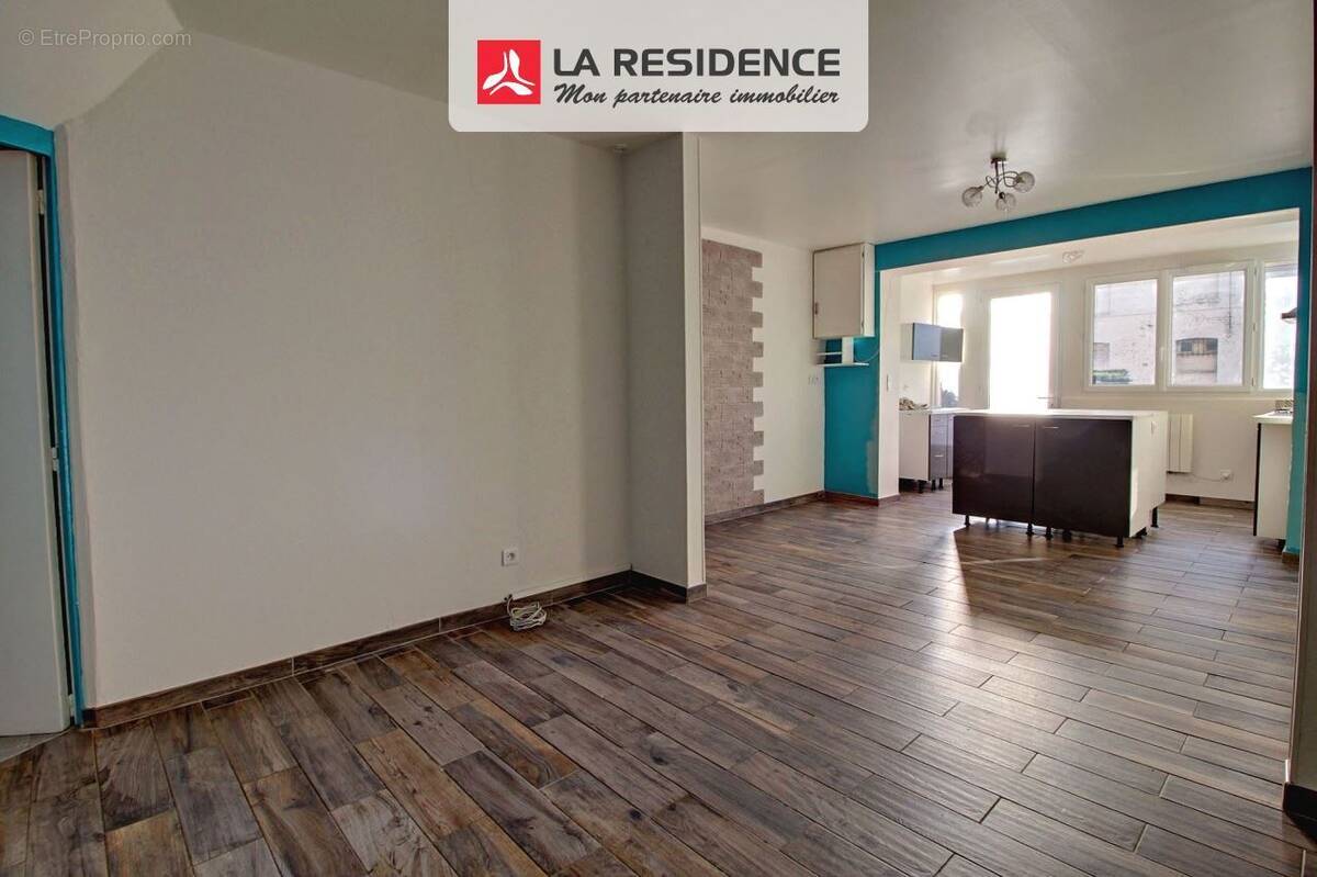 Maison à SAINT-ETIENNE-DU-ROUVRAY