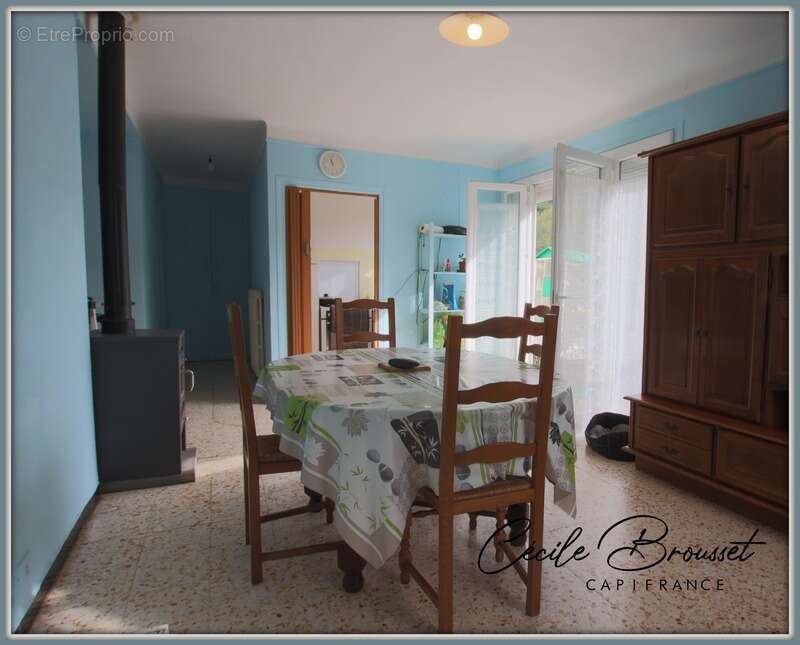 Maison à REYNES