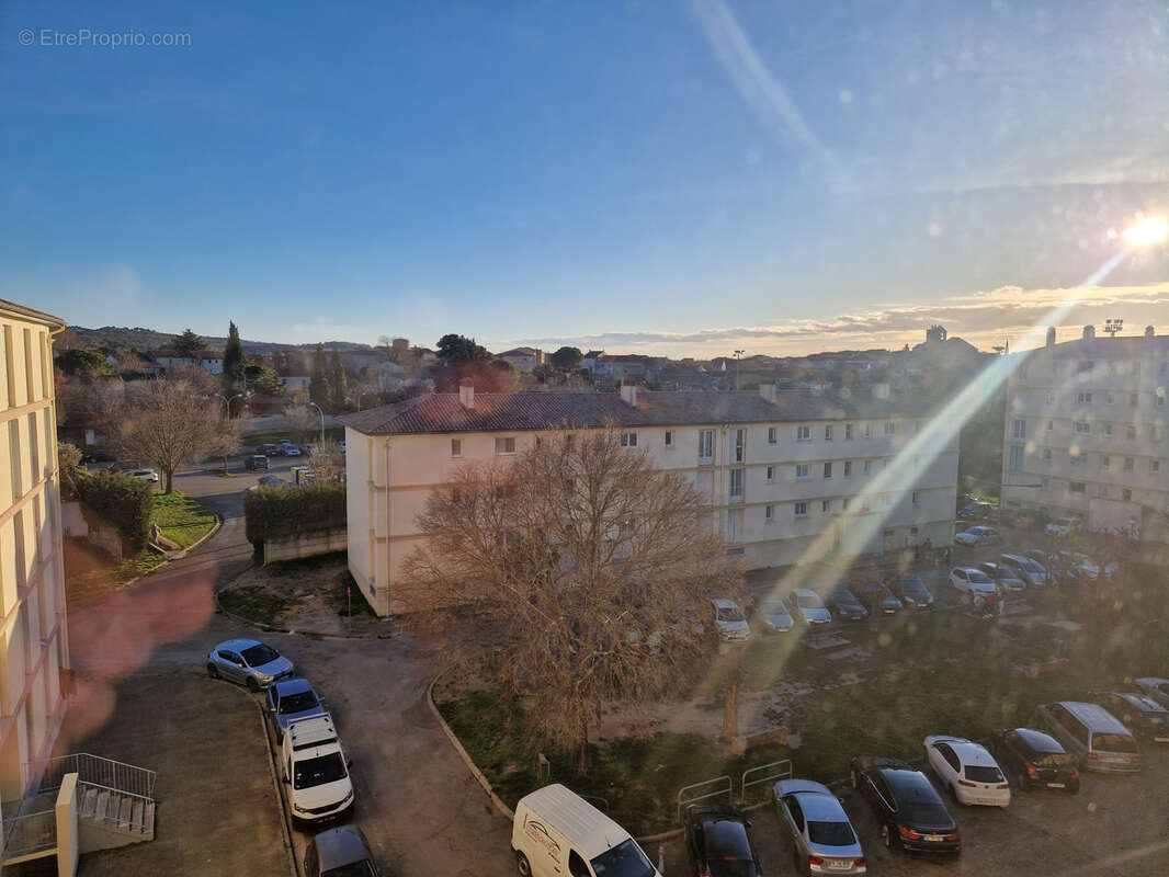 Appartement à VALREAS