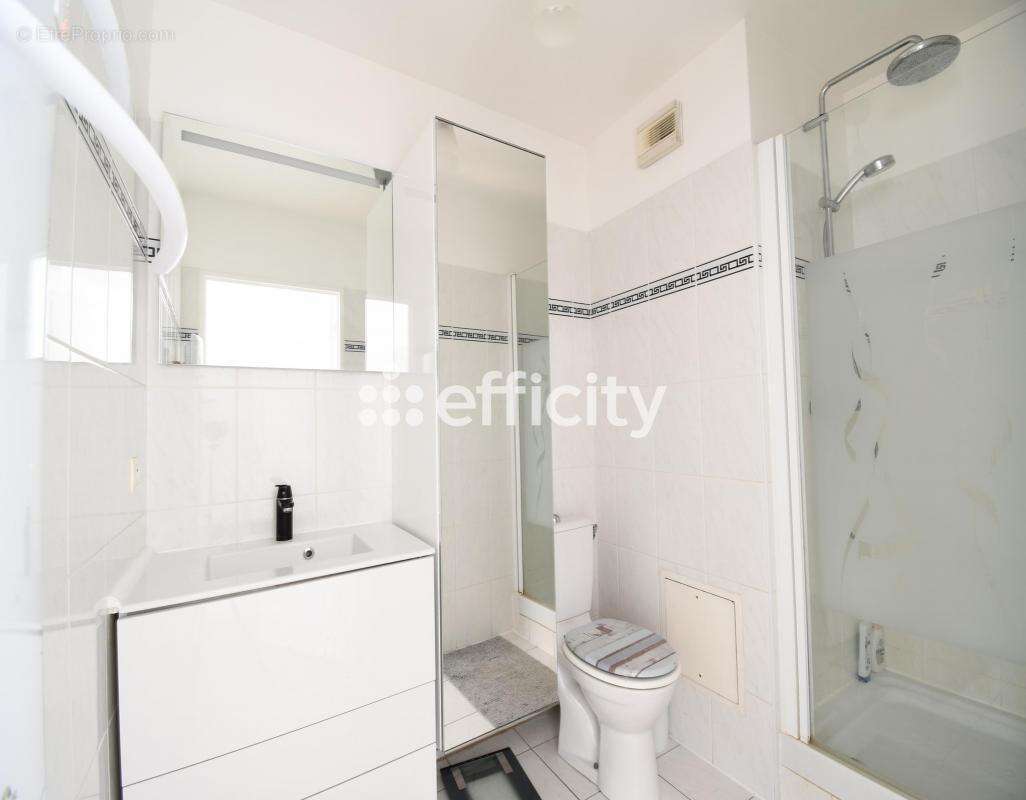 Appartement à COURBEVOIE