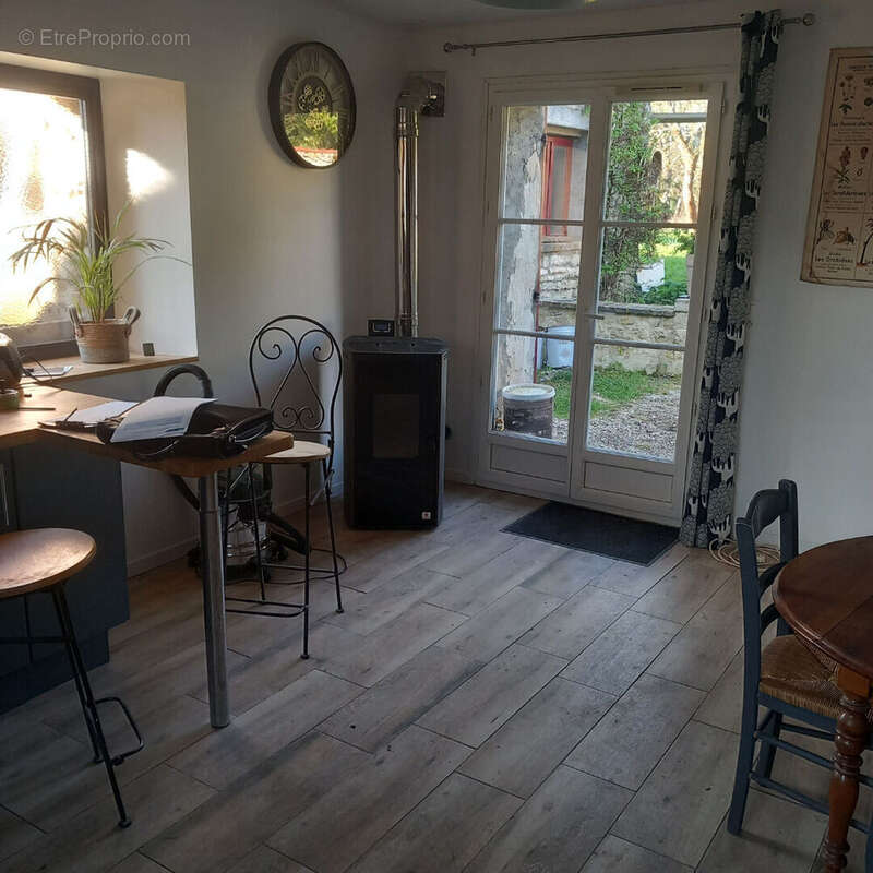 Maison à REMAUVILLE