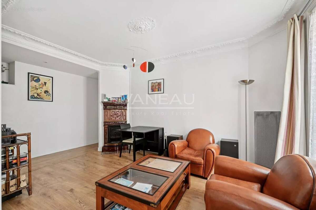 Appartement à PARIS-15E