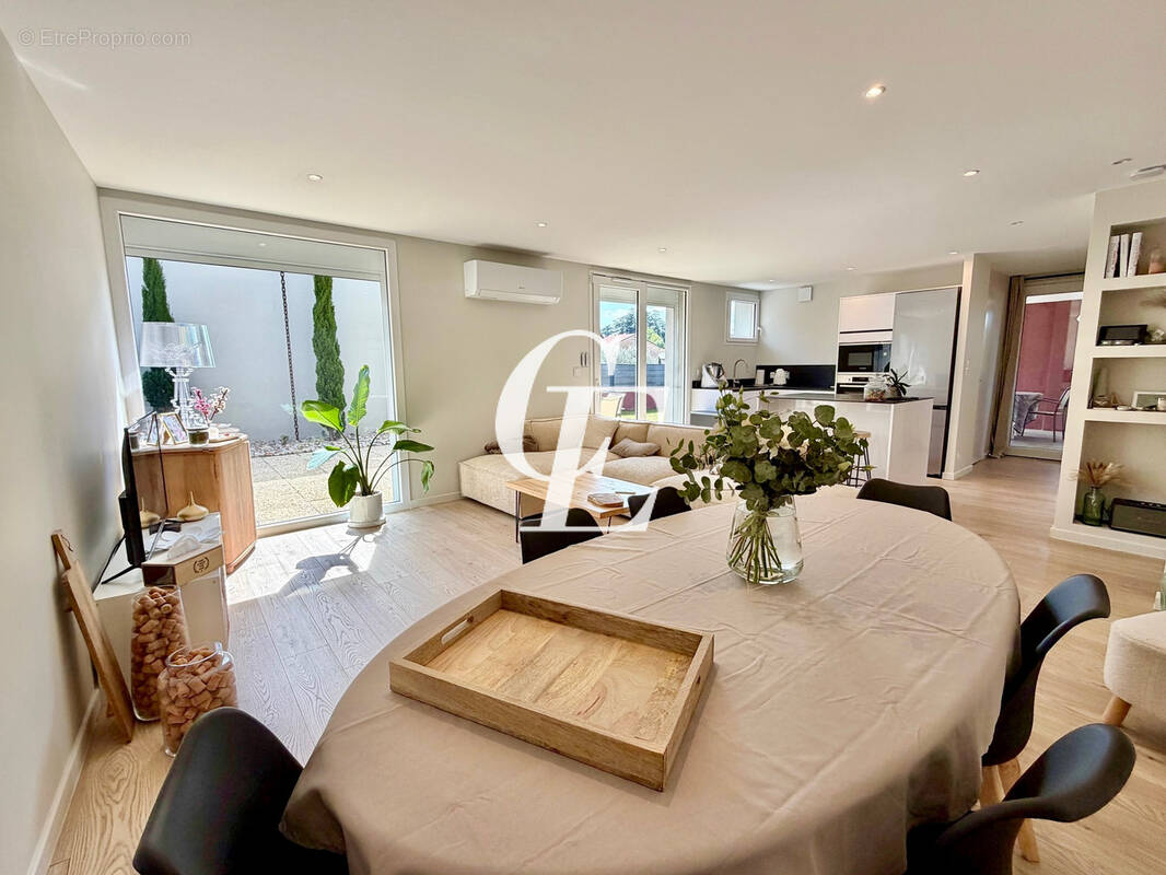 Appartement à SAINT-JUST-SAINT-RAMBERT