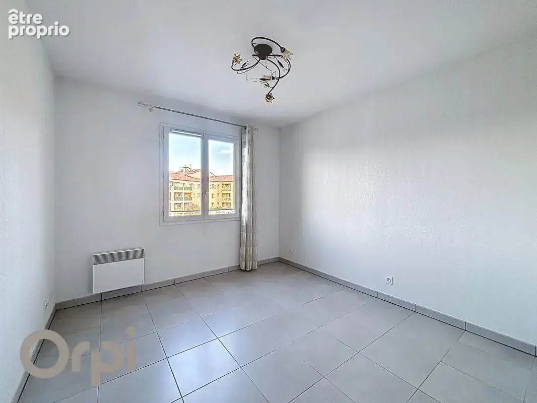 Appartement 3 pièces en dernier étage avec terrasse et garage – Roquebrune-sur-Argens - photo 5