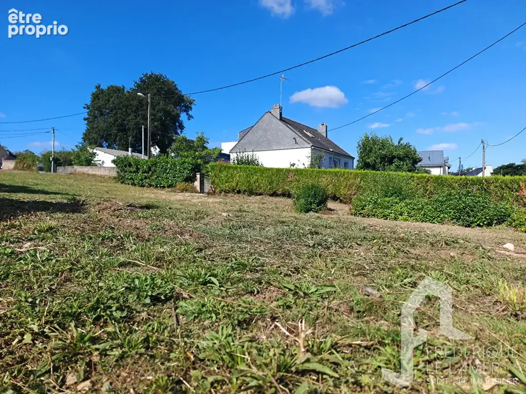 Terrain à SAINT-AVE