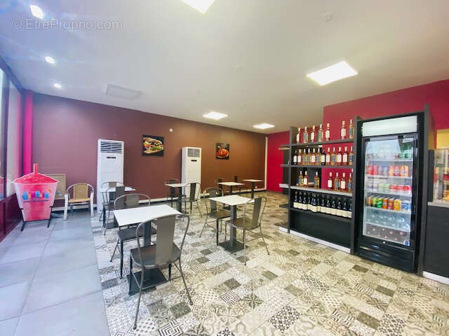 Commerce à SAINT-JEAN-DU-FALGA