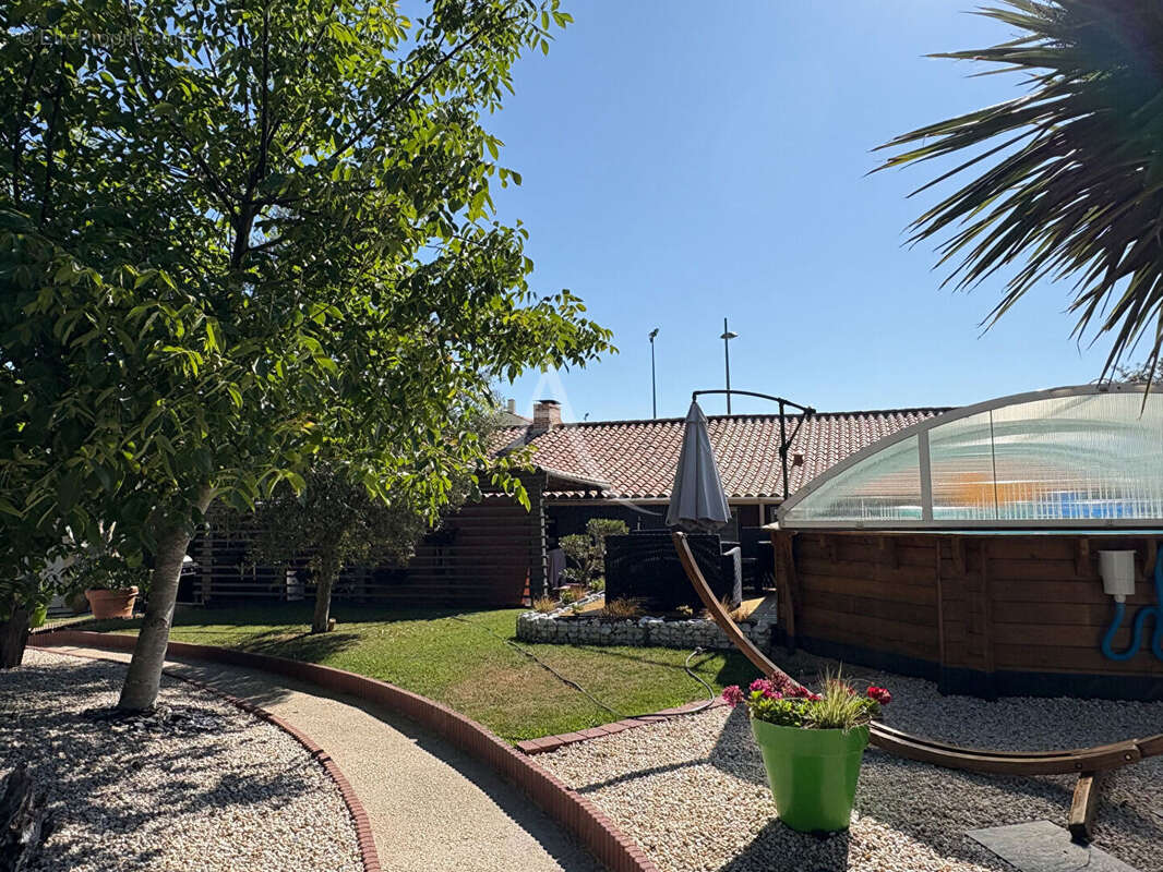 Maison à SAINT-JULIEN-DES-LANDES