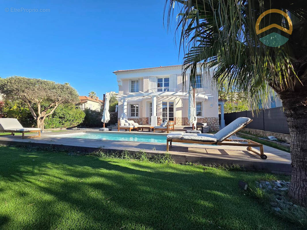 Maison à HYERES