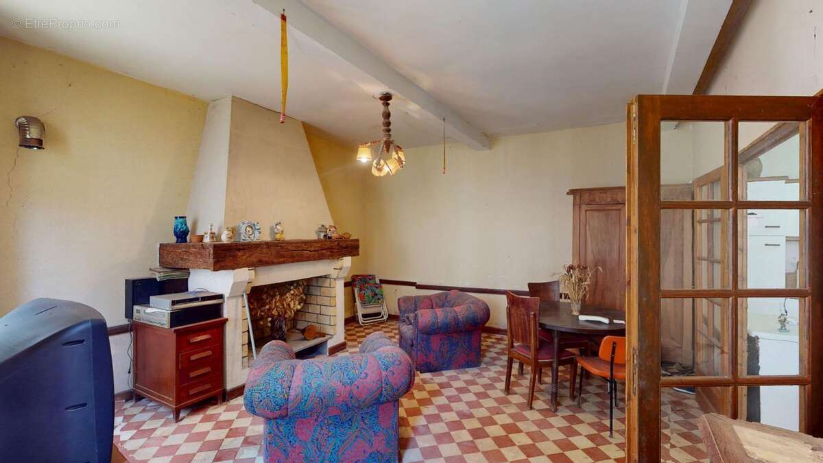 Au calme maison de bourg indépendante avec combles aménageables et jardin - photo 3