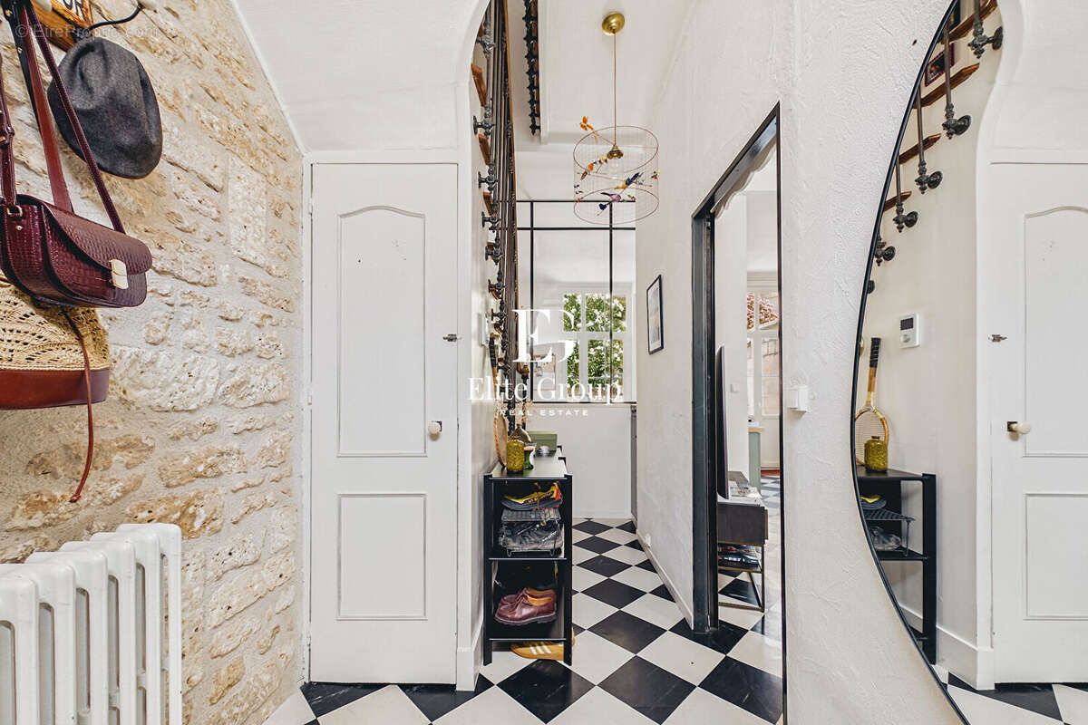 A vendre - elegante maison de ville avec jardin - au coeur d'angouleme - 4 pieces - 110m2 - photo 5