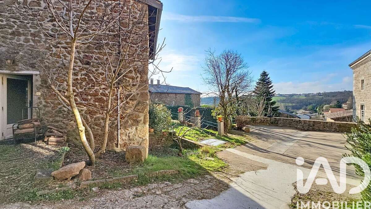 Maison 199 m² à Charnas  - photo 4