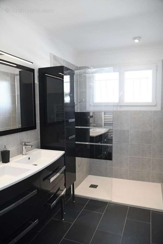 Photo 6 - Maison à JONQUIERES-SAINT-VINCENT