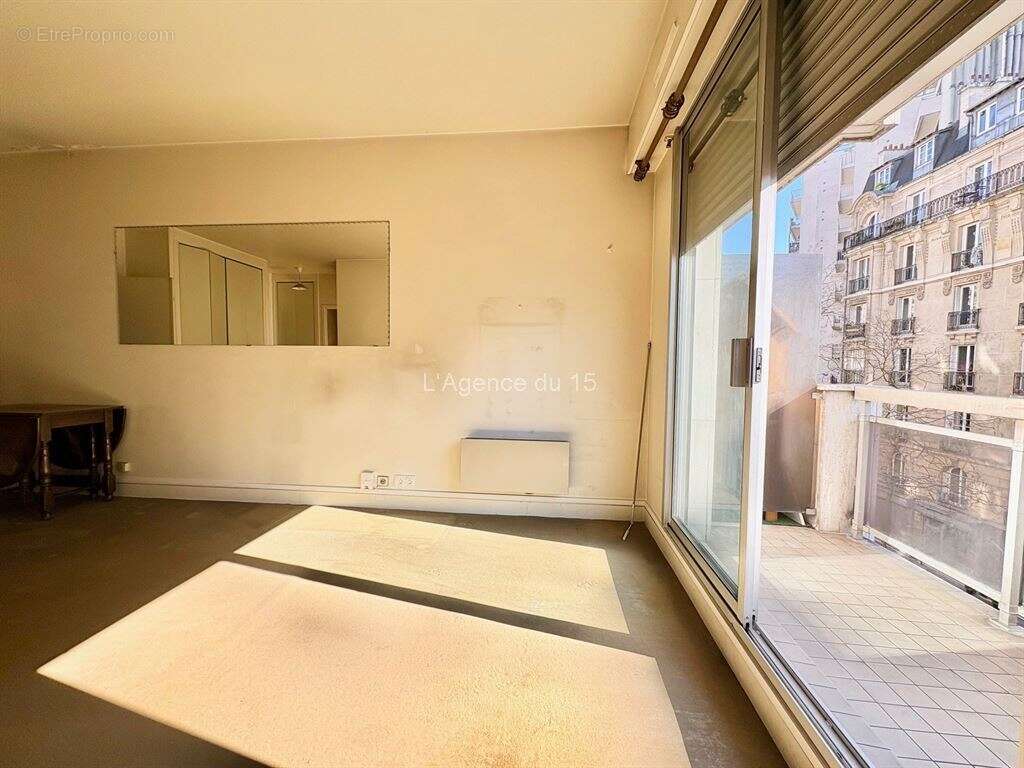 Appartement à PARIS-15E