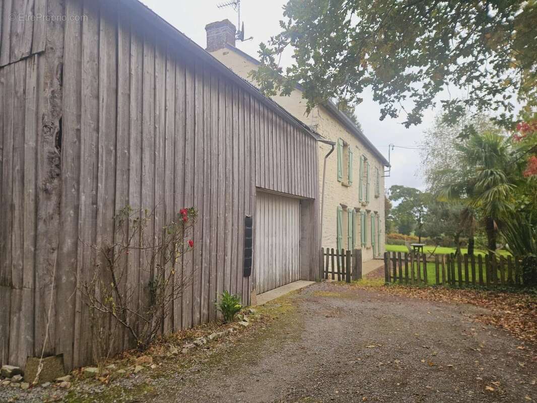 Maison à SAINT-THURIAL