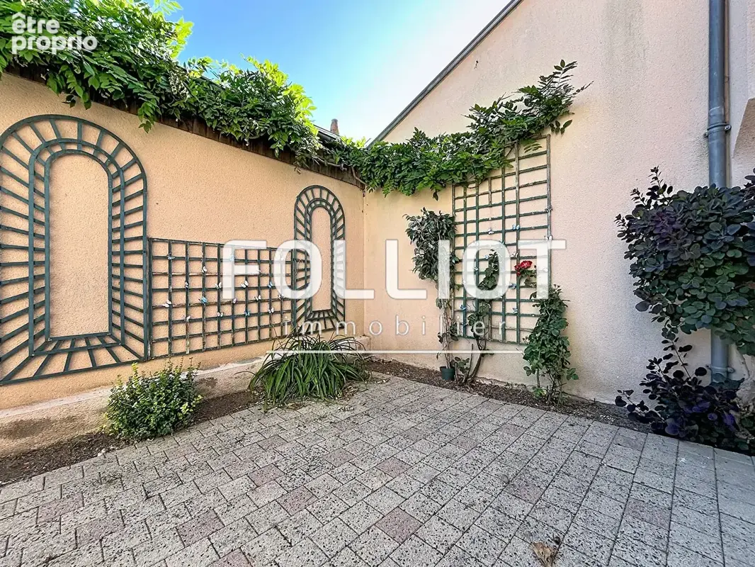 A VENDRE, Maison Saint Laurent De Cuves 153m2 avec grand garage - photo 3