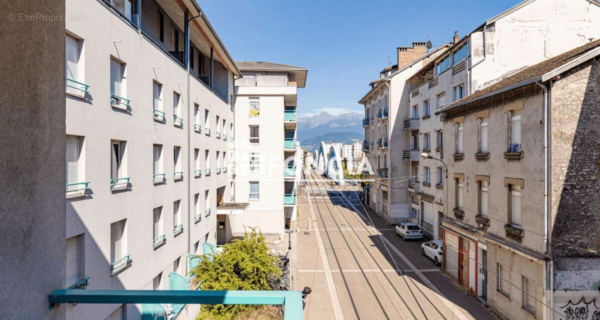 Studio proche gare terrasse place de parking - photo 6