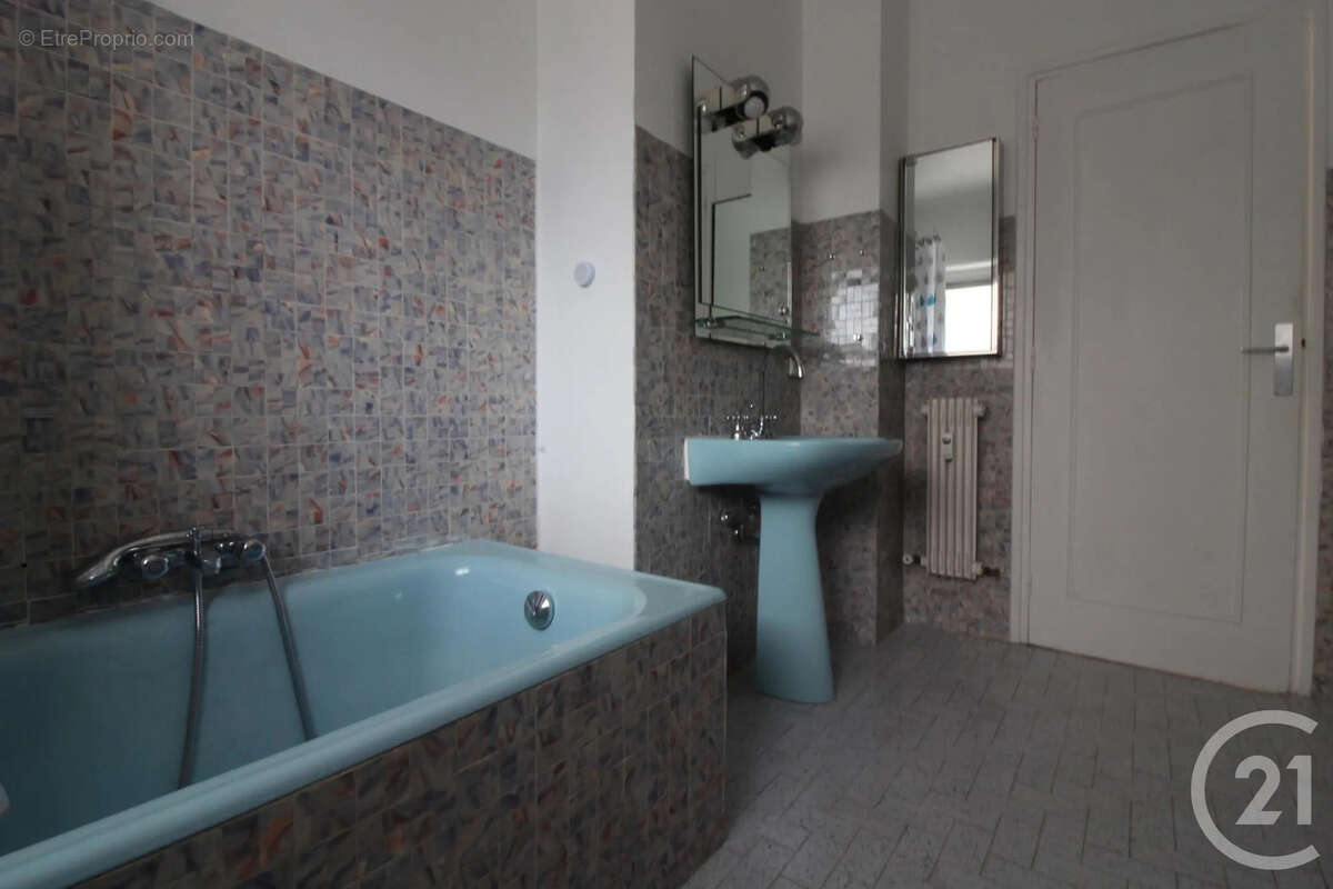 Appartement à ROQUEBRUNE-CAP-MARTIN