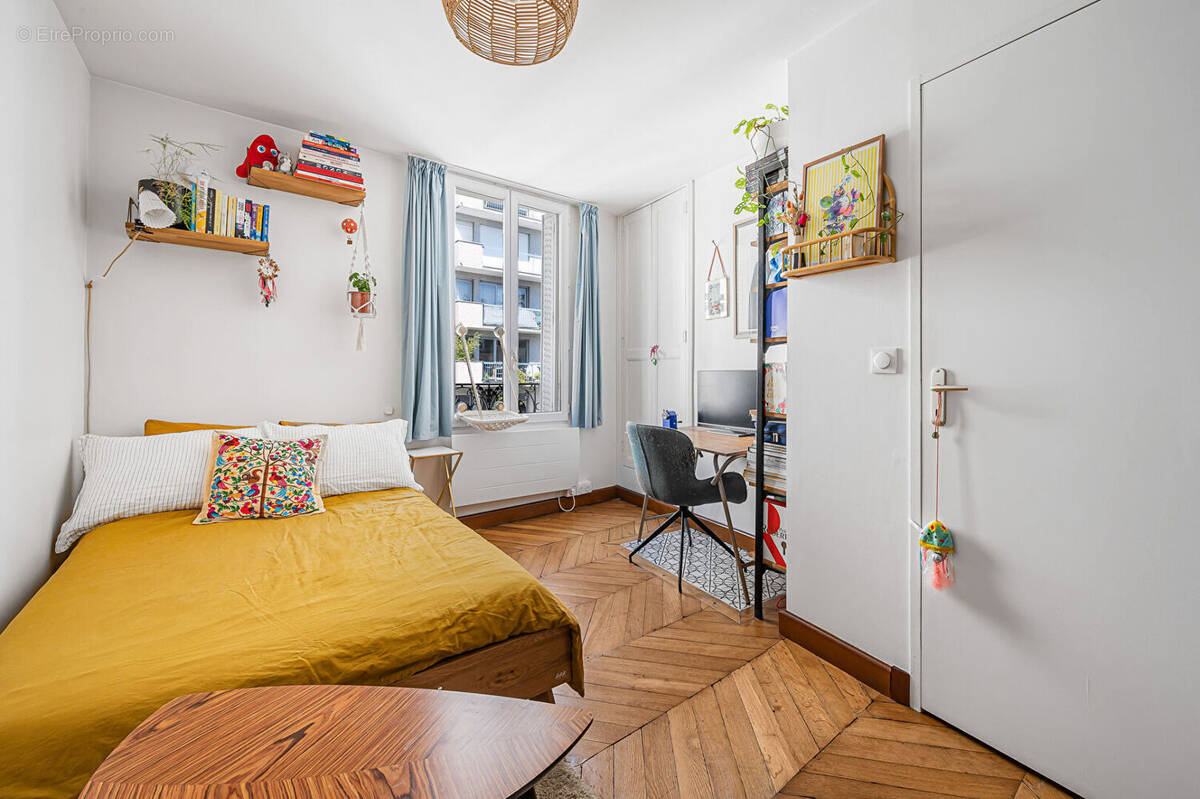 Appartement à PARIS-14E