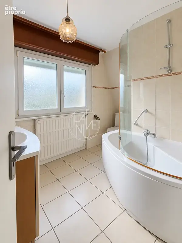 Maison individuelle avec jardin, garage et stationnement privatif - photo 8