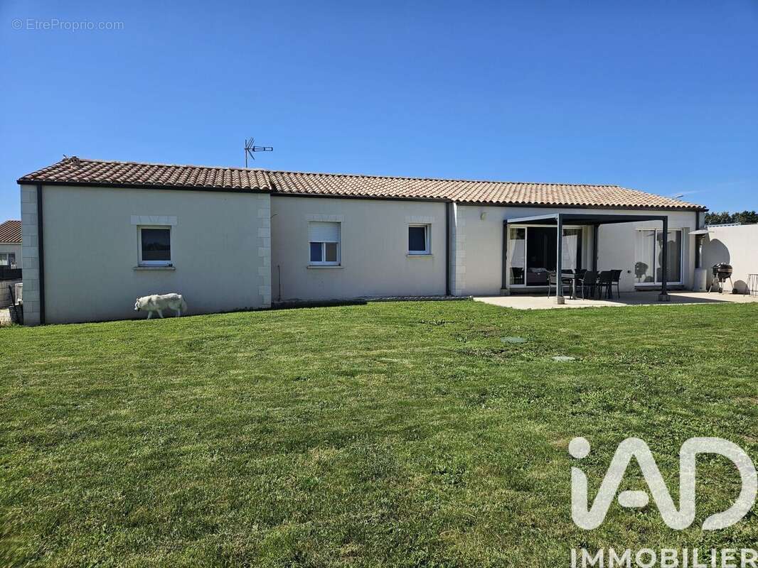 Maison 119 m² à Saint-Sulpice-D'arnoult  - photo 5