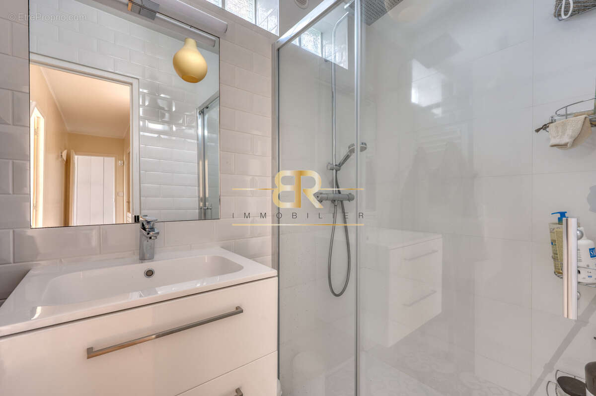 Maison à CHENNEVIERES-SUR-MARNE