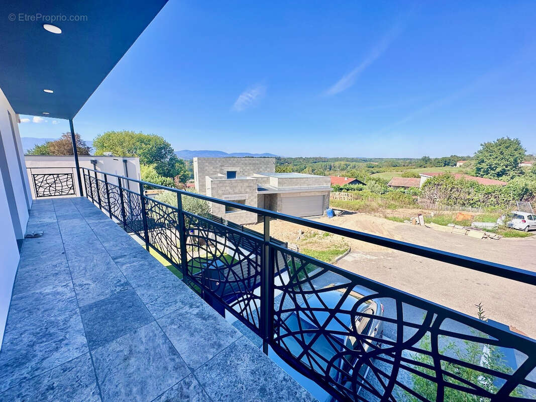 Maison à SALAISE-SUR-SANNE