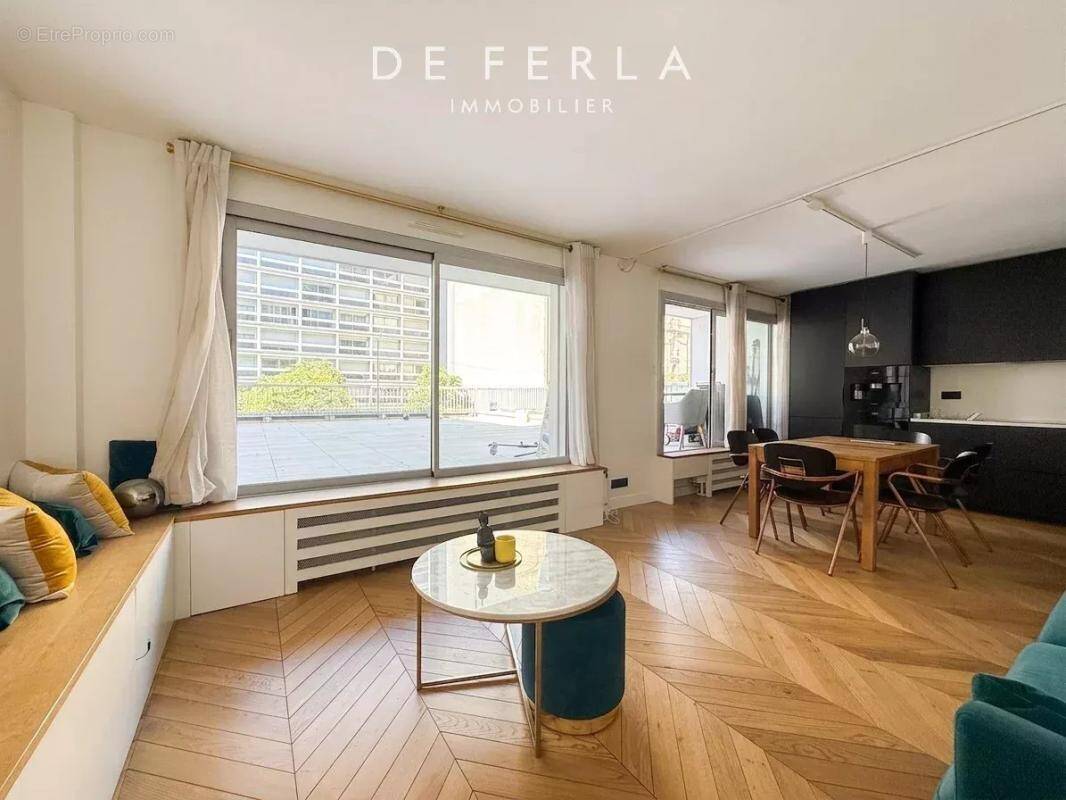 Appartement à PARIS-15E