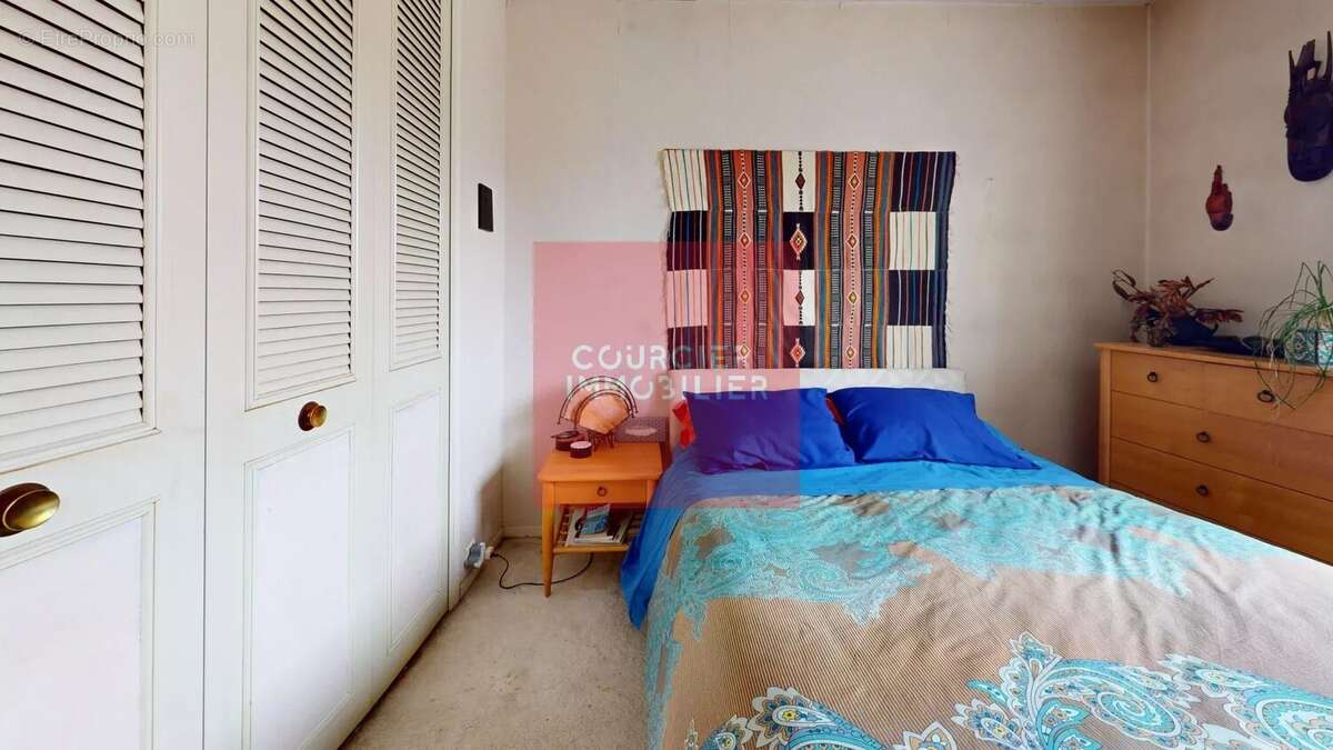 Maison à LE MESNIL-SAINT-DENIS