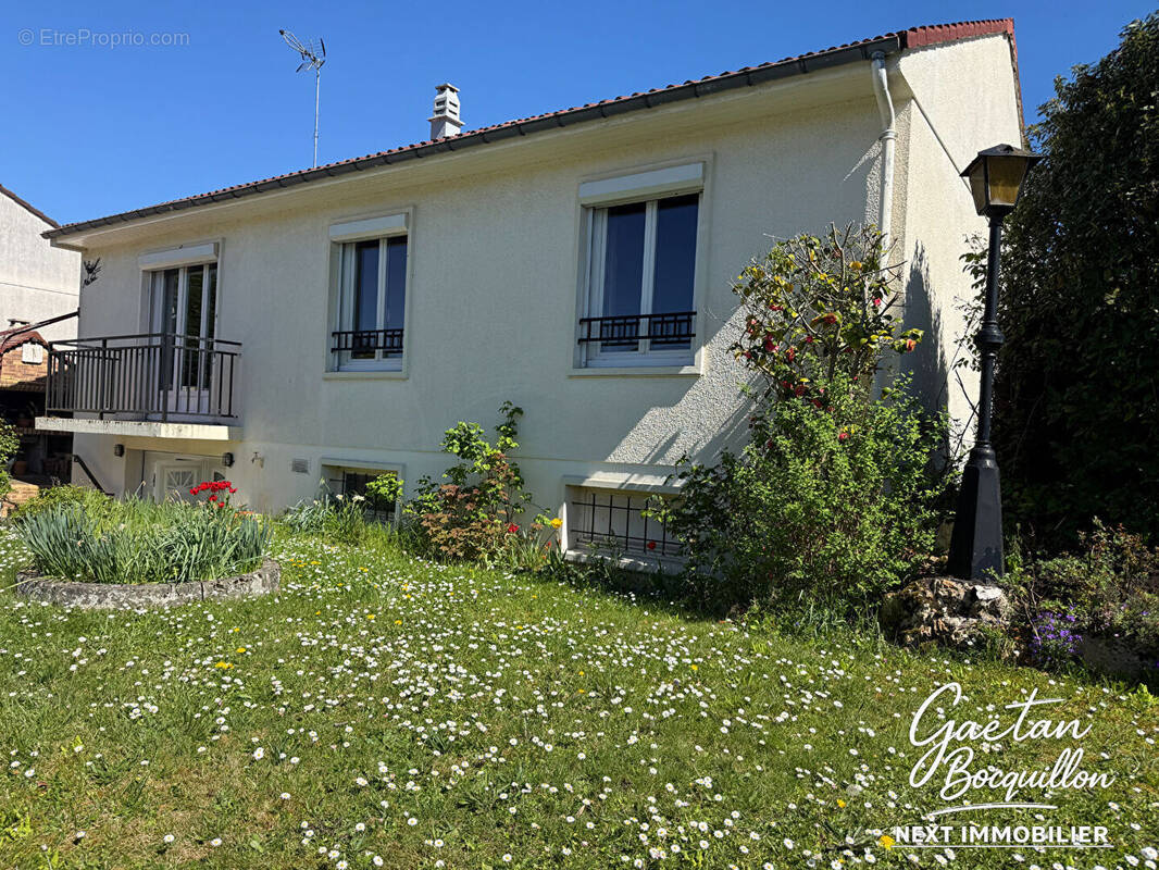 Maison à MONTRY
