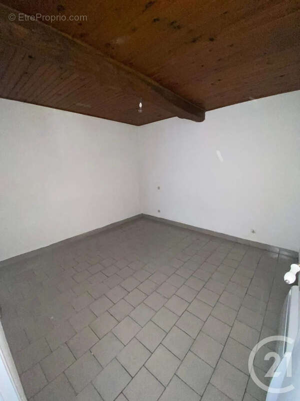Maison à COUTRAS