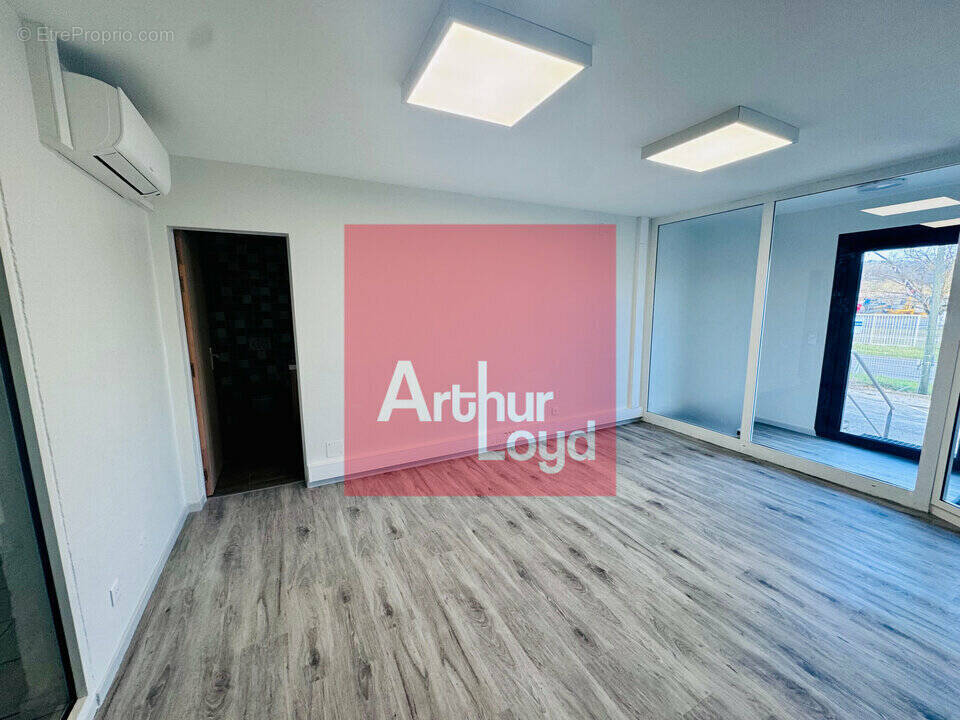 1680 m² à Bon-Encontre  - photo 2