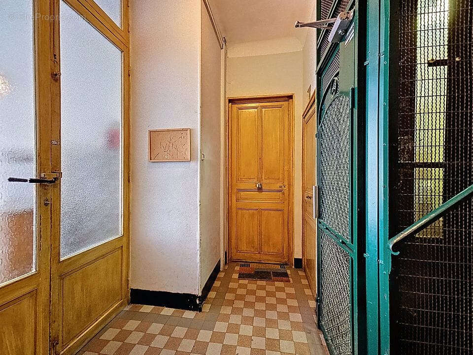Appartement à MARSEILLE-4E