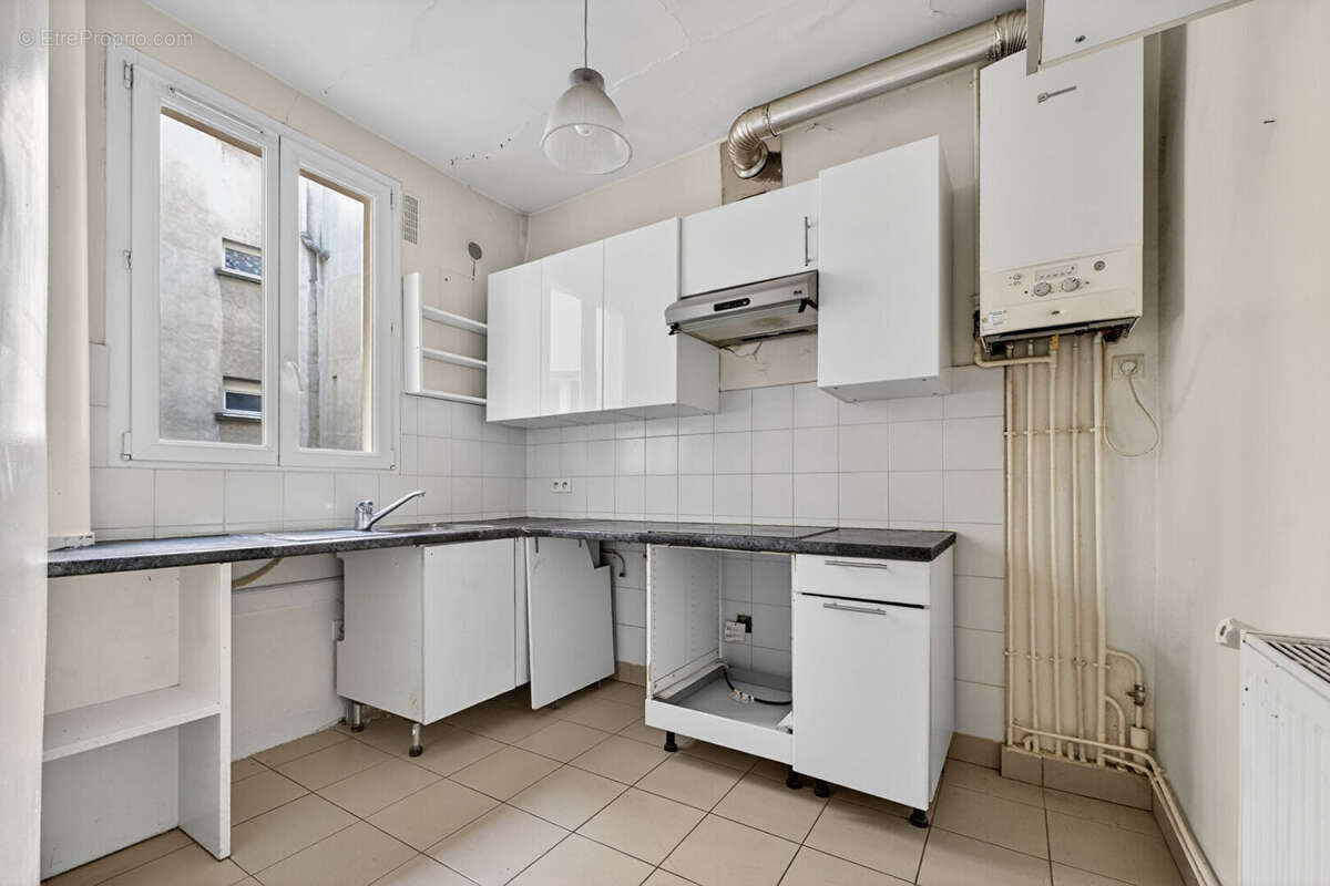 Appartement à PARIS-10E