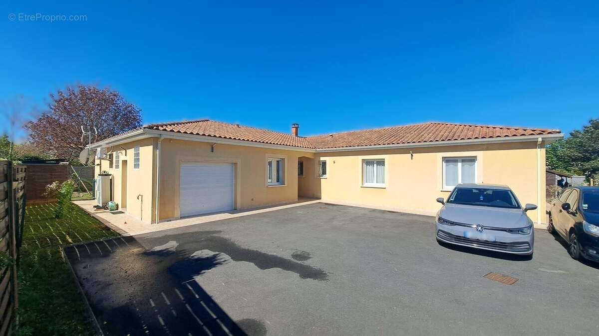 Maison à BUXEROLLES