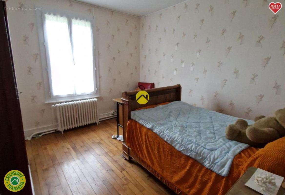 Maison à LA GUERCHE-SUR-L&#039;AUBOIS