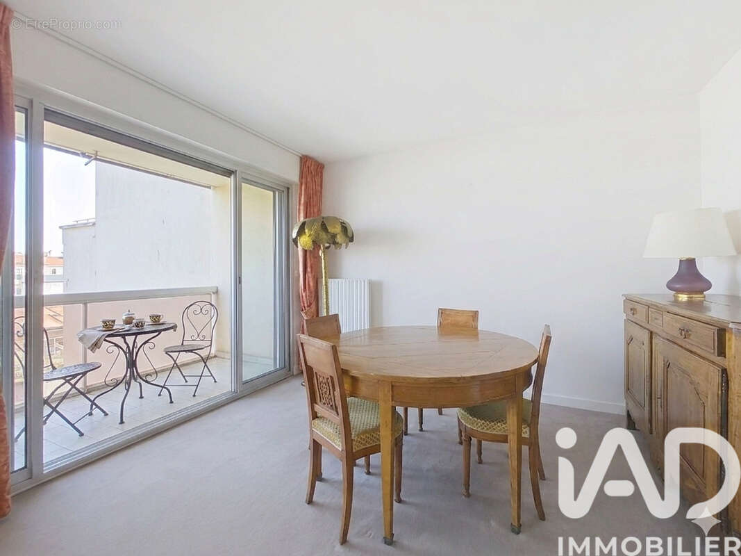 Photo 5 - Appartement à PARIS-15E