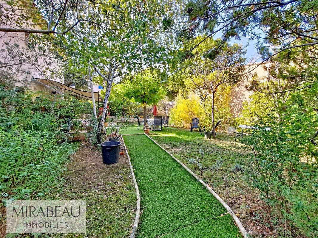 Maison à MIRABEAU