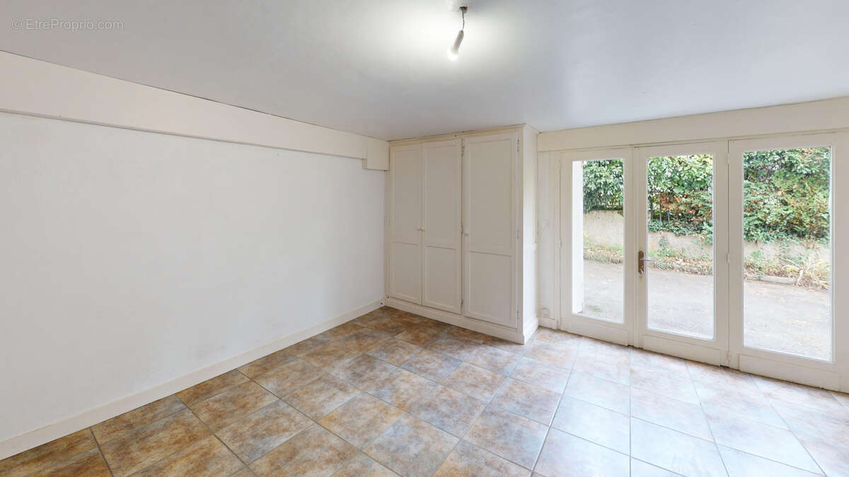  Maison familiale à vendre à LÉOGNAN, quartier FRIGÈRES - photo 8