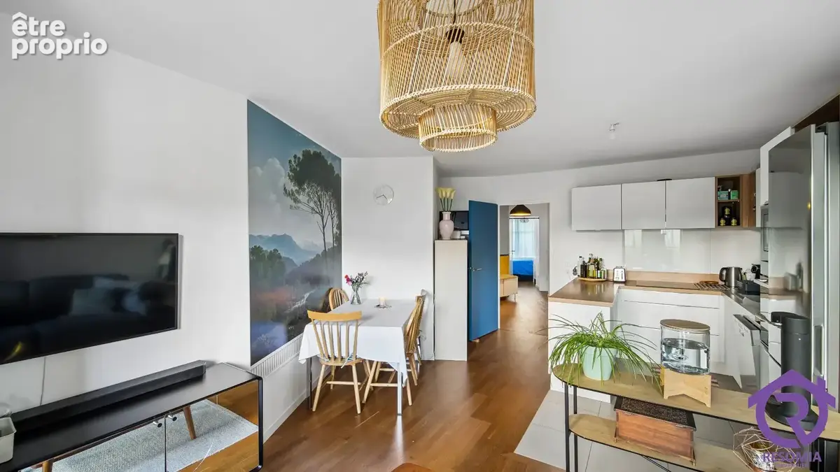Au pieds de la GARE très beau 3 pièces de 66.62 m² avec 3 balcons et un PARKING - photo 3