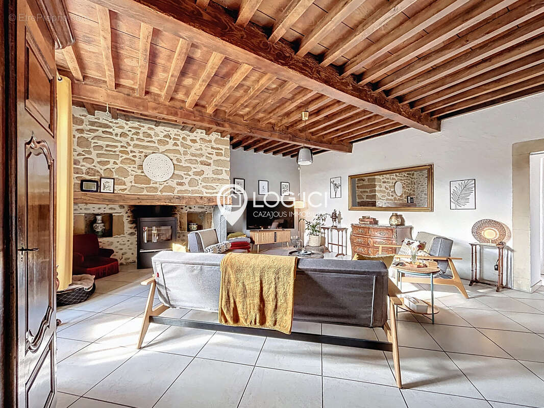 IGON - Vente d'un enclos béarnais rénové avec piscine - photo 8